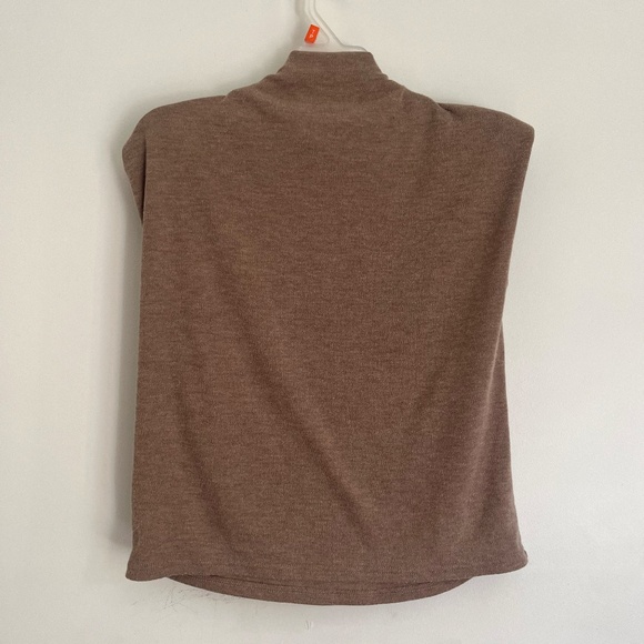 High Neck Sleeveless Sweater - Picture 4 of 4